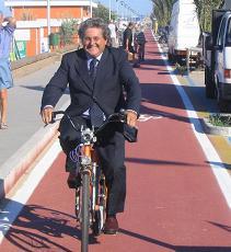 angelucci in bici.JPG